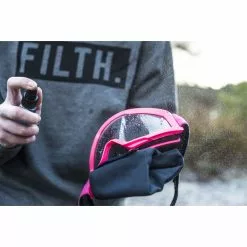 Muc-Off Helmet And Visor Cleaner Helm-und Visierreiniger 35ml -SRAM Verkäufe muc off helmet and visor cleaner helm und visierreiniger 35ml3